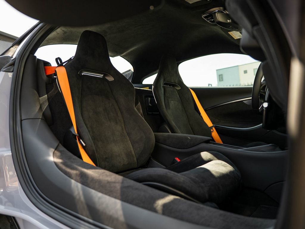 New 2026 McLaren Artura RWD image 26