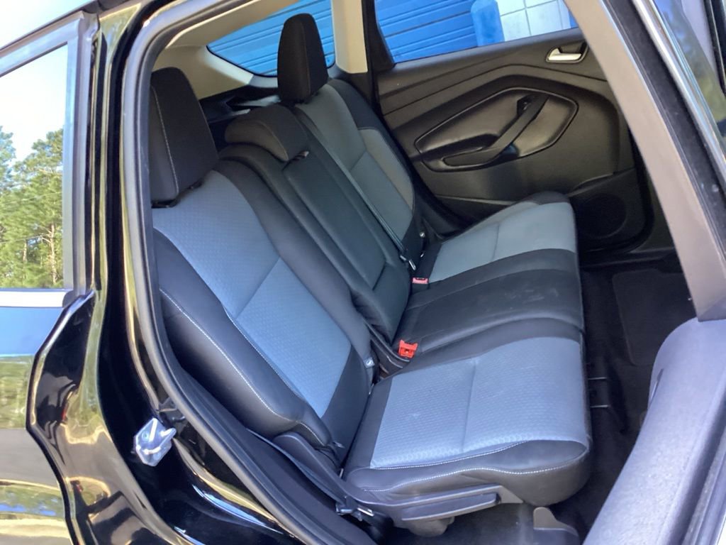 Used 2017 Ford Escape SE image 35