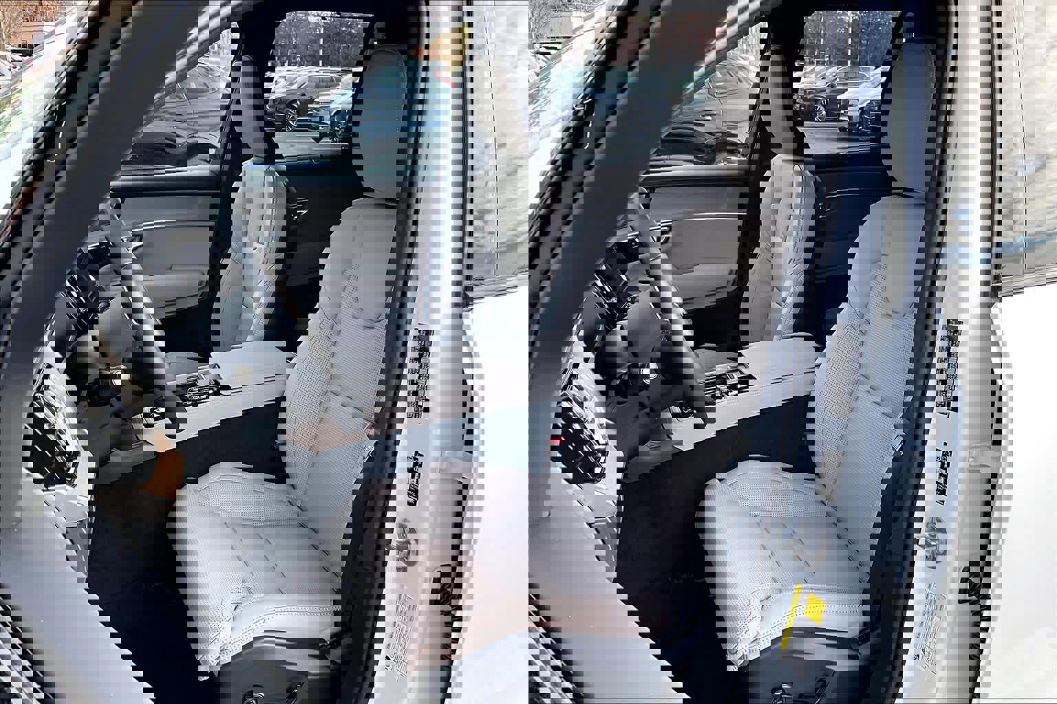 New 2026 Volvo XC90 B6 Ultra w/ Protection Package Premier image 13