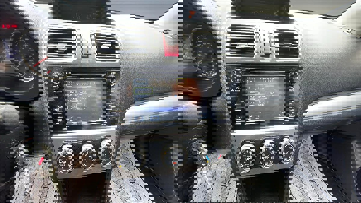 Used 2016 Subaru Crosstrek 2.0i Premium image 14