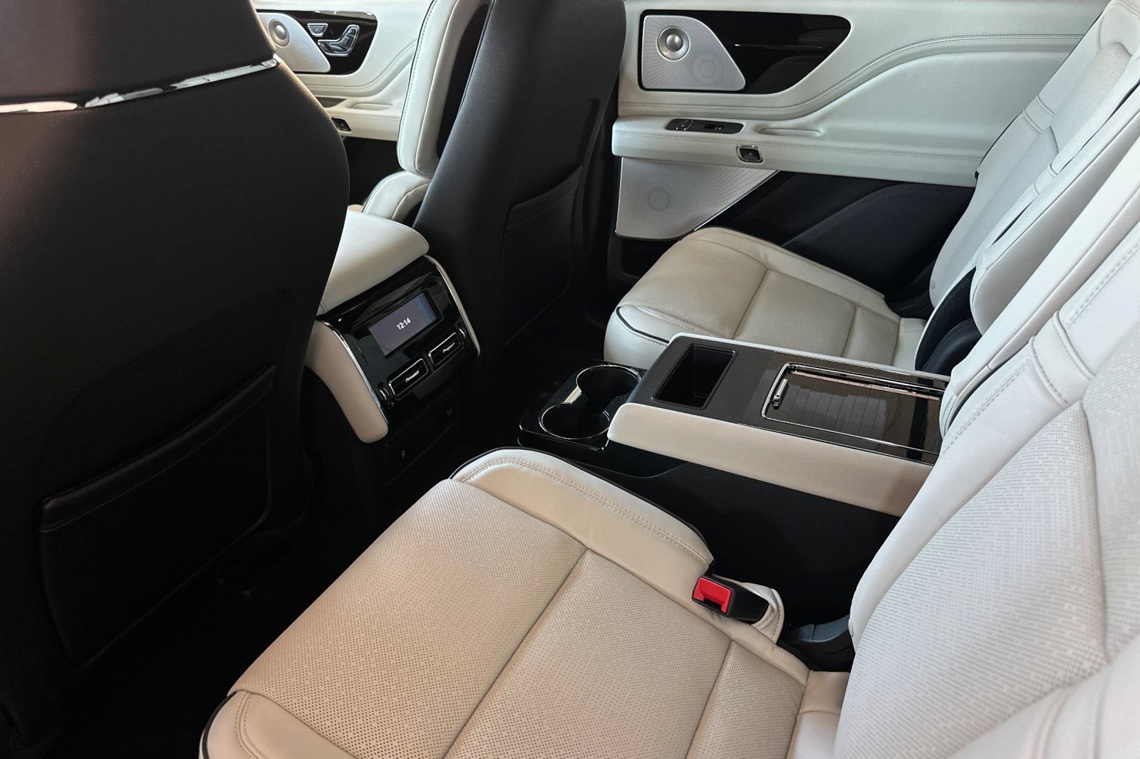 New 2026 Lincoln Aviator Black Label w/ Black Label Special Edition AWD/4WD image 11