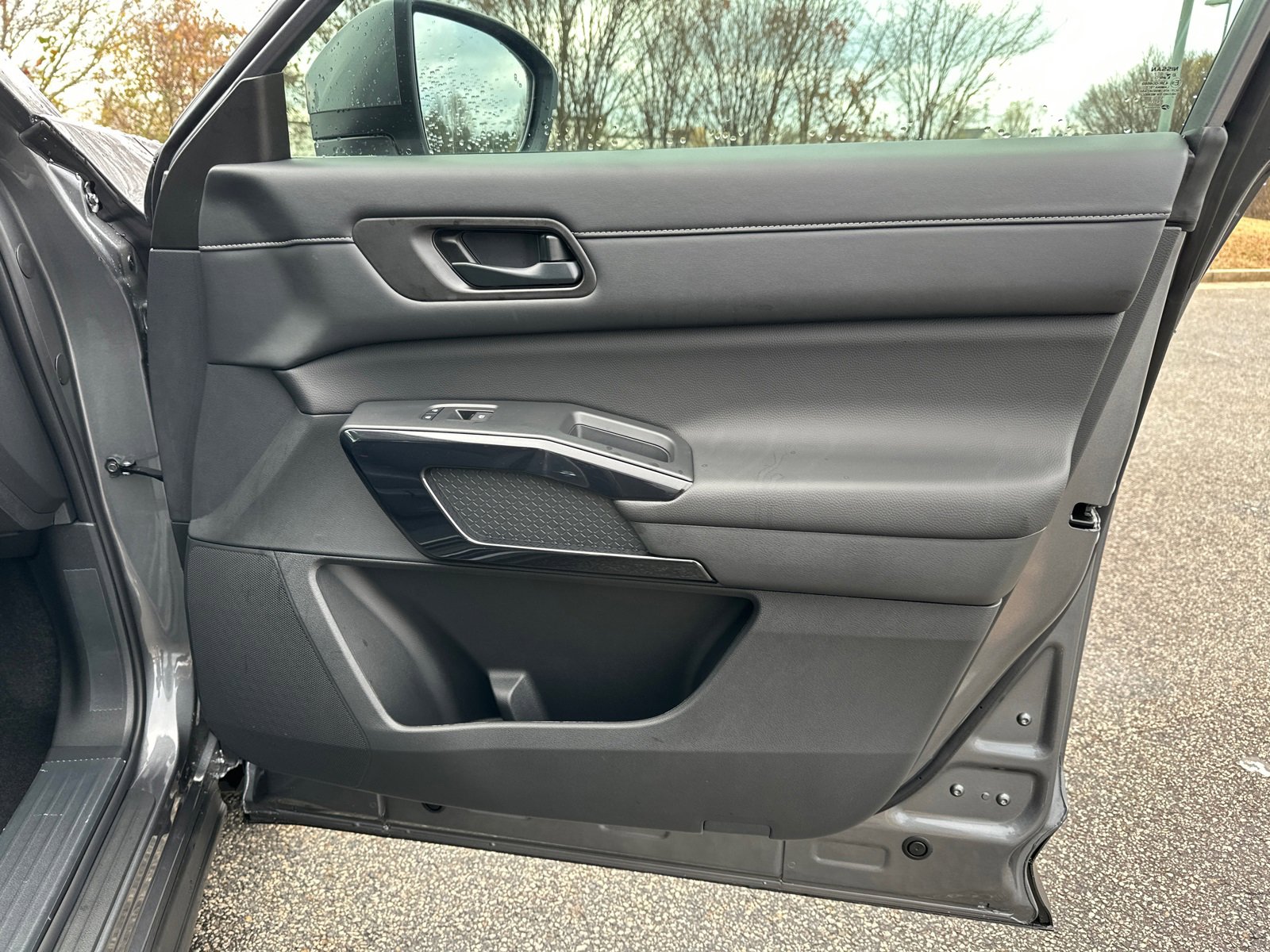 New 2025 Nissan Pathfinder SV w/ SV Premium Package image 14