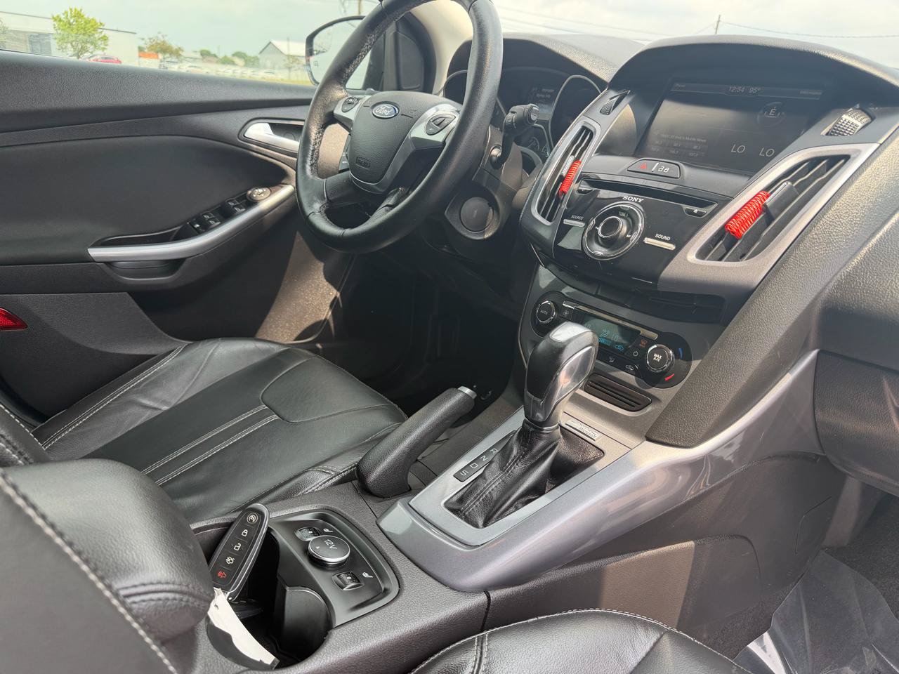 Used 2014 Ford Focus Titanium FWD image 49
