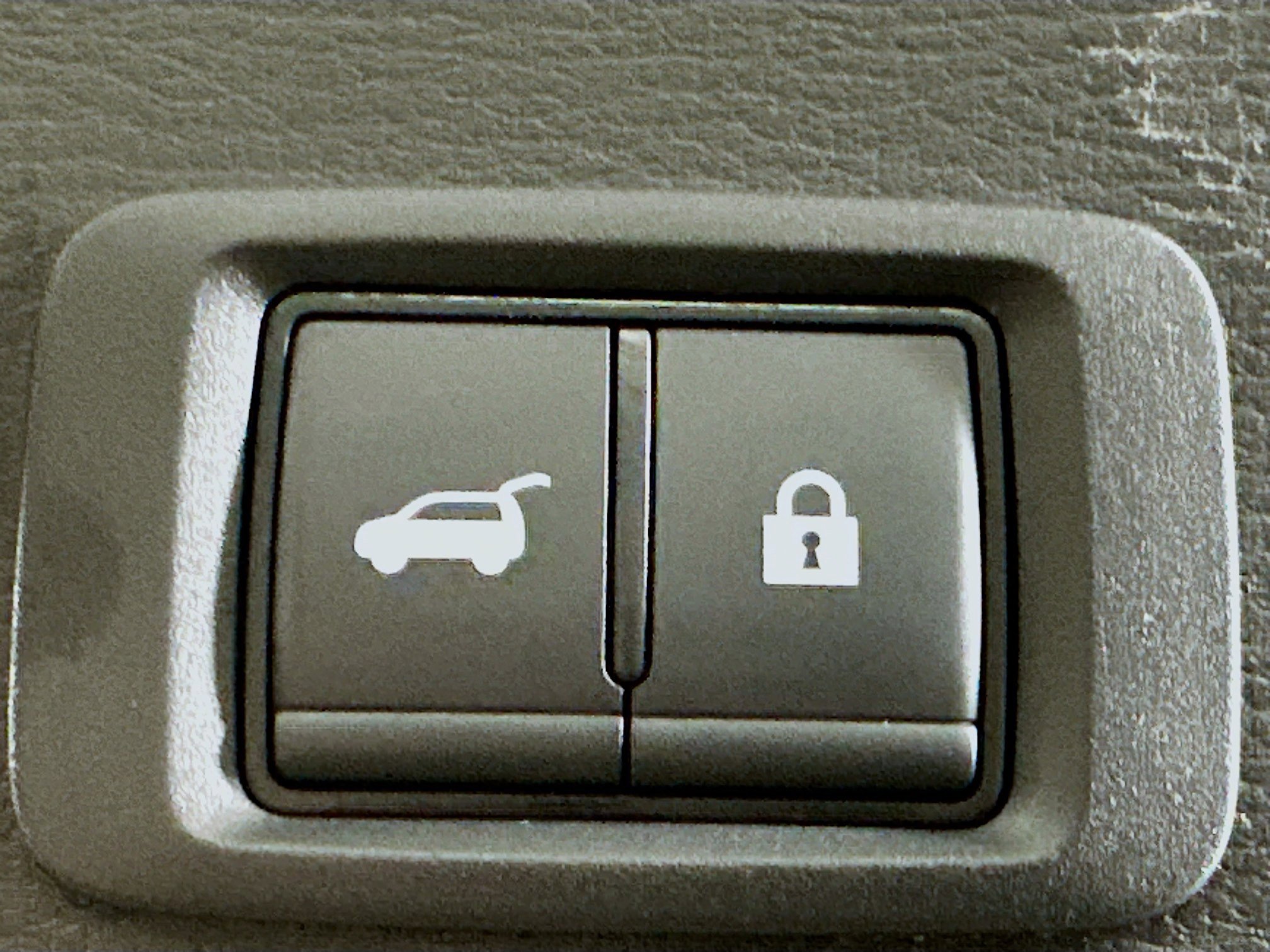 Used 2025 Mitsubishi Outlander SE image 31