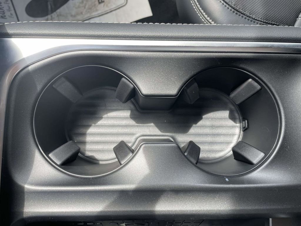 New 2025 Ford Expedition Platinum w/ Stealth Appearance Package image 18