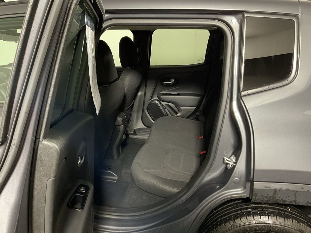 Used 2022 Jeep Renegade Latitude AWD/4WD image 31