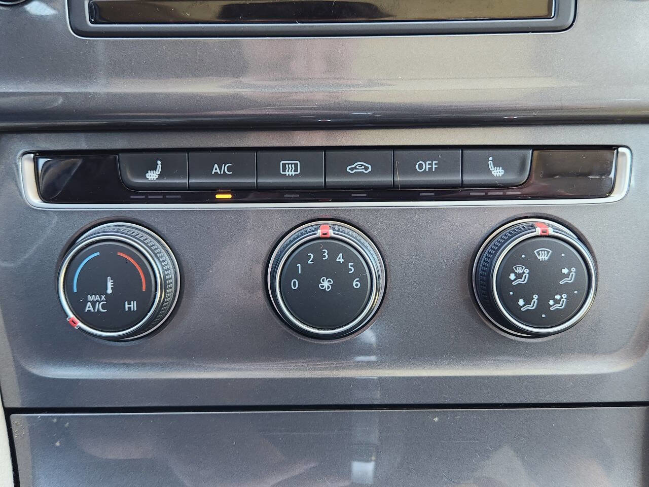 Used 2017 Volkswagen Golf Alltrack SE image 24