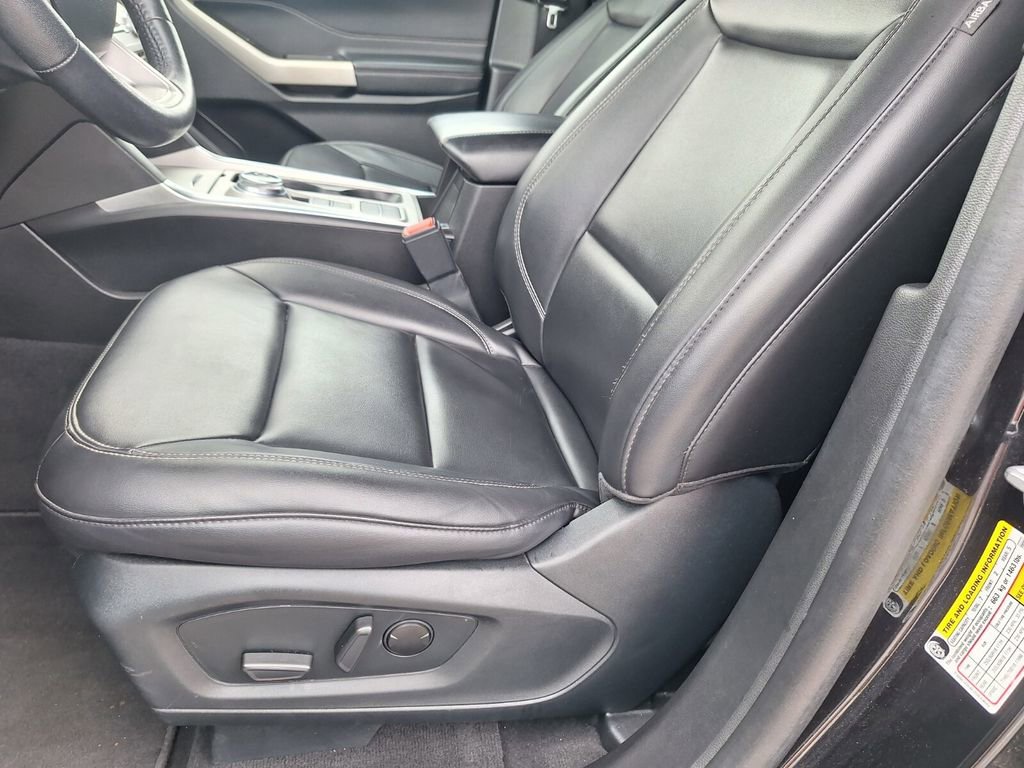 Used 2023 Ford Explorer XLT w/ Equipment Group 202A image 10