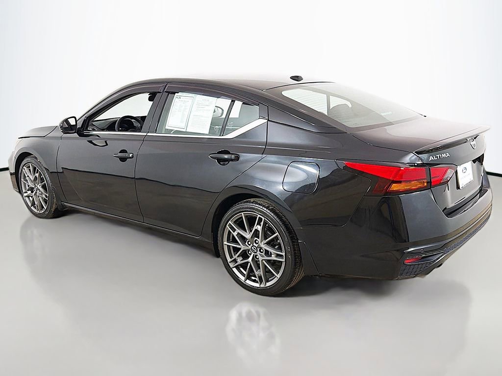 Used 2023 Nissan Altima 2.0 SR image 9