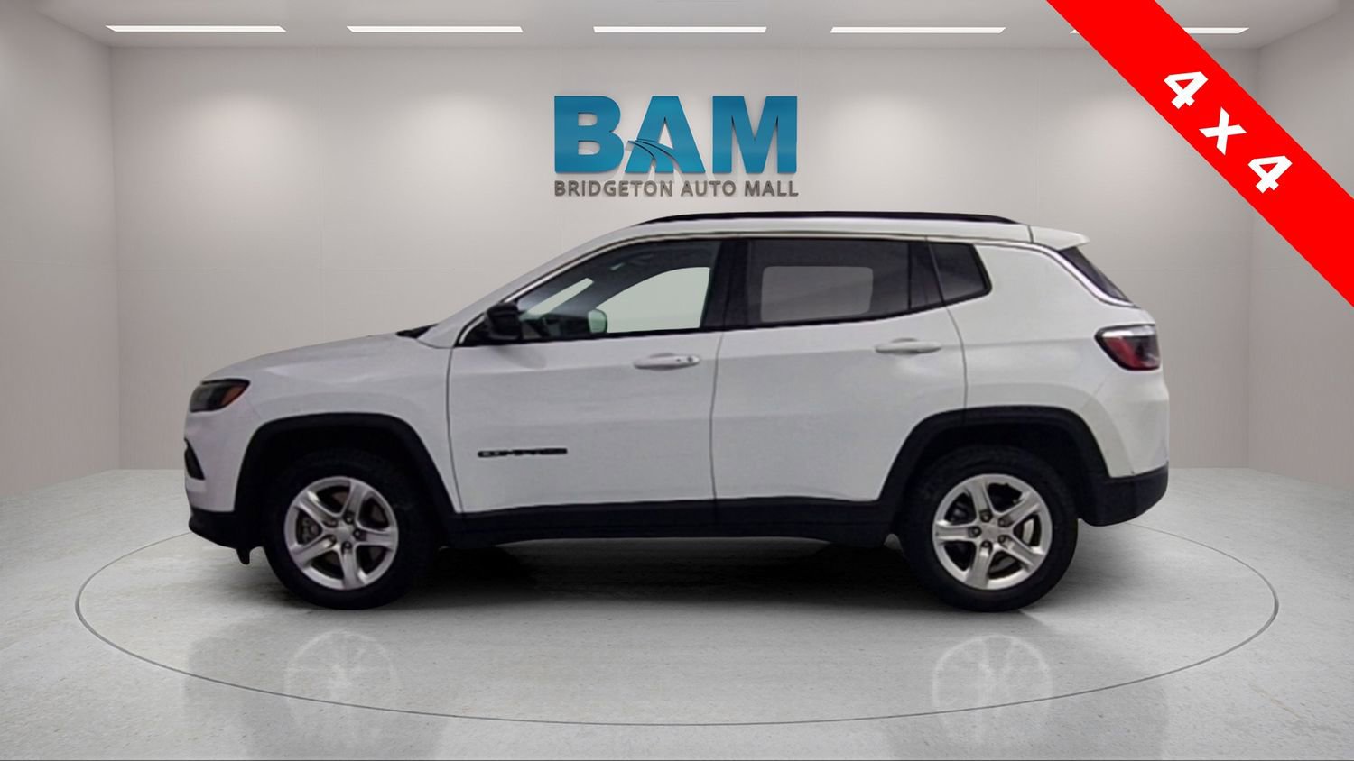 Used 2024 Jeep Compass Latitude image 4