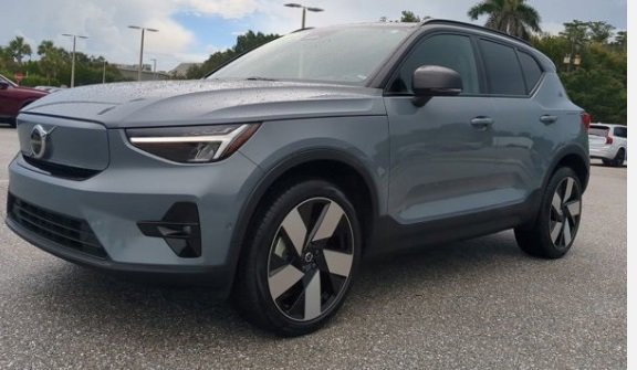 Used 2023 Volvo XC40 Recharge Plus