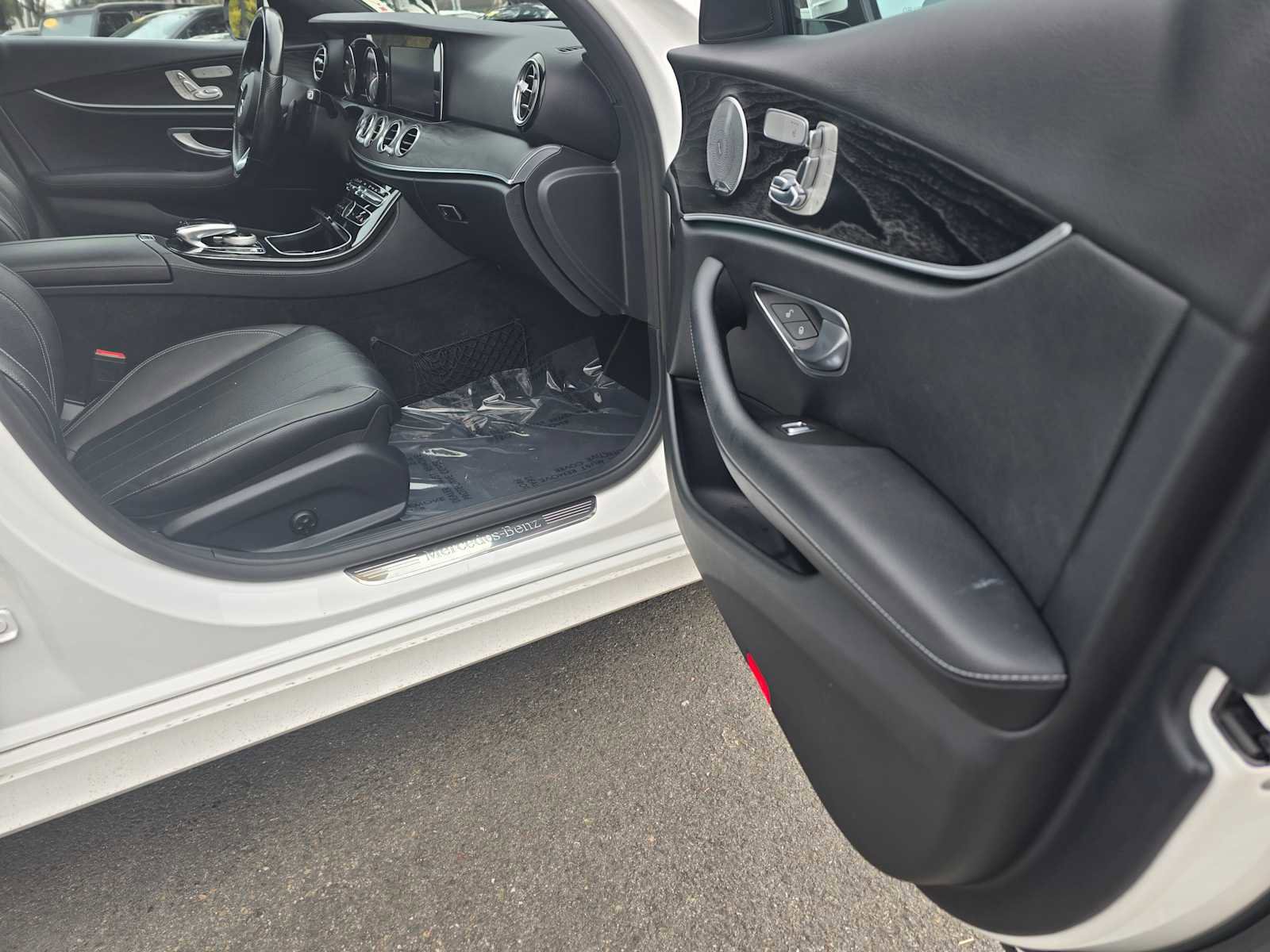 Used 2017 Mercedes-Benz E 300 image 10