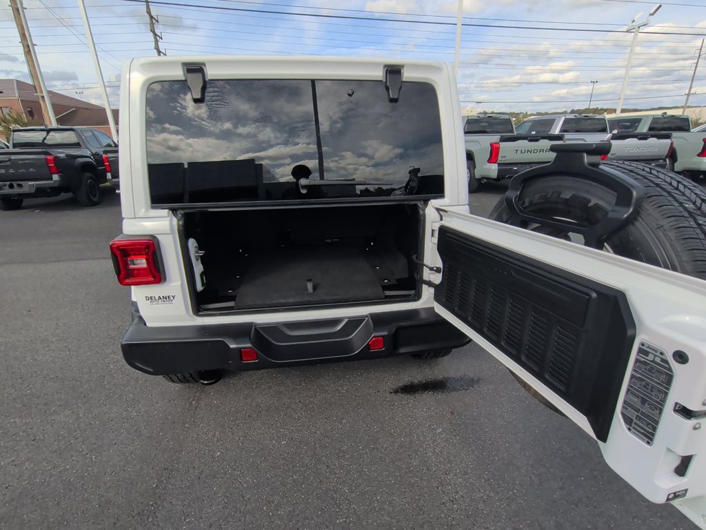 Used 2026 Jeep Wrangler Unlimited Sahara AWD/4WD image 24