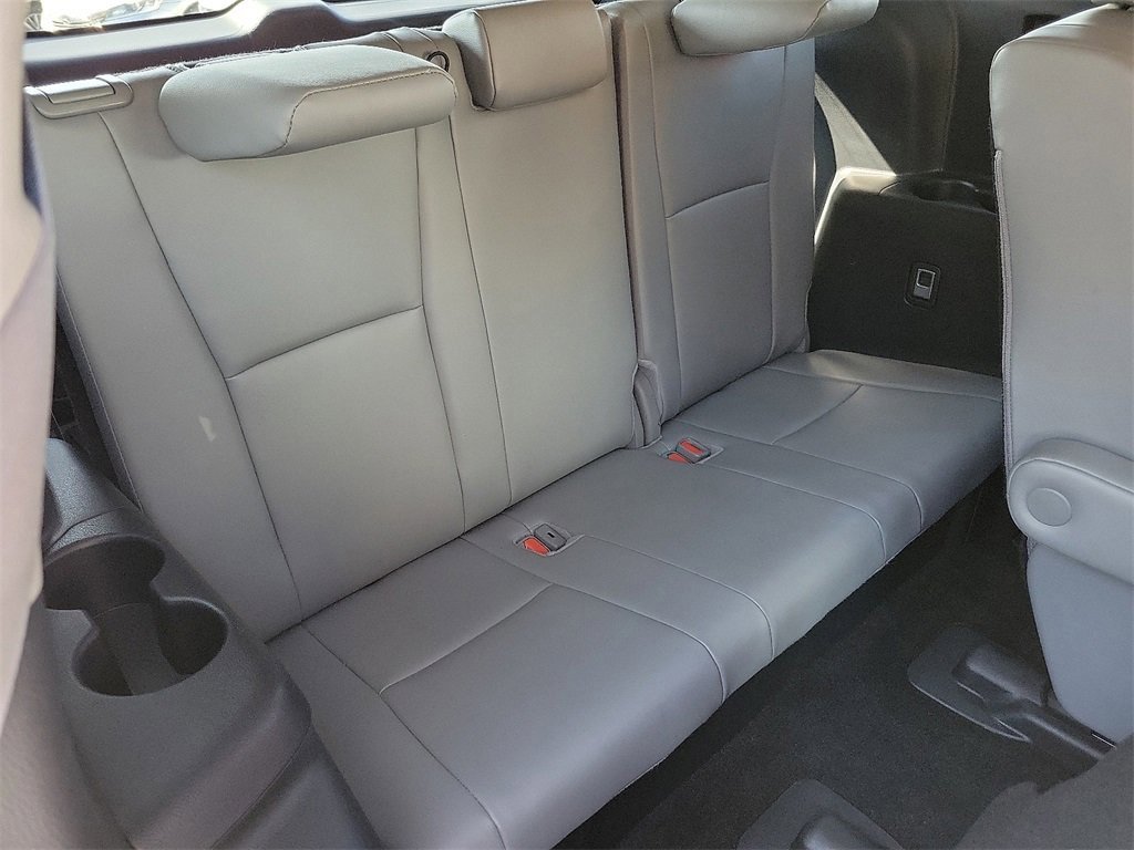 Used 2024 Toyota Highlander XLE image 27