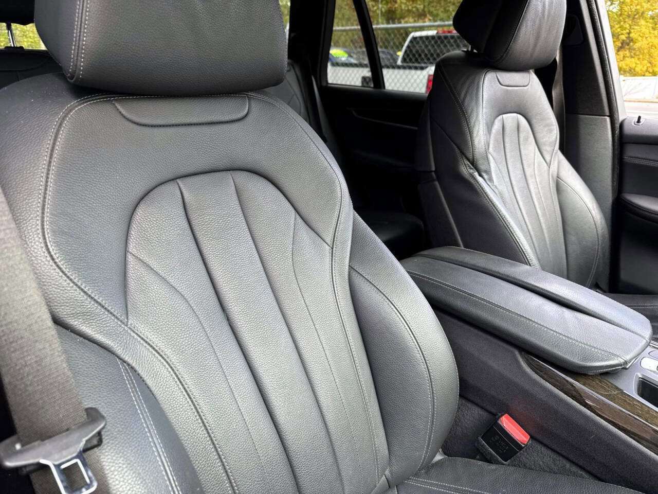 Used 2017 BMW X5 xDrive40e image 11