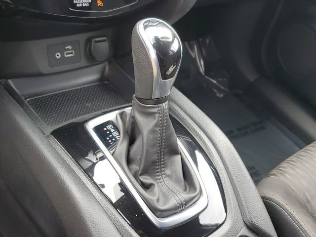 Used 2019 Nissan Rogue SV image 30