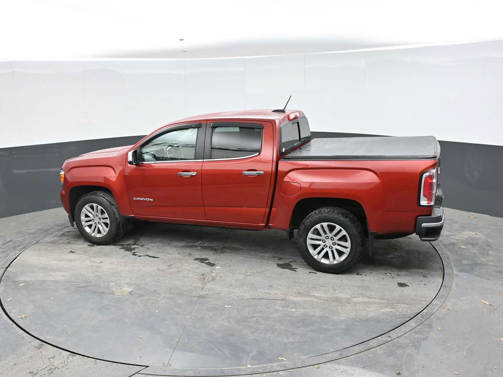 Used 2015 GMC Canyon SLT w/ Driver Alert Package AWD/4WD image 13