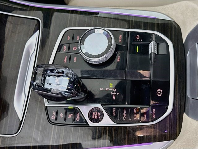 Used 2020 BMW X5 sDrive40i w/ Luxury Seating Package RWD image 19
