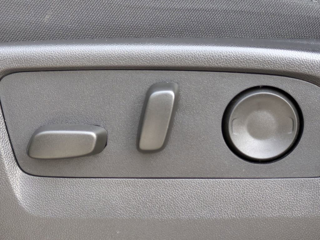 Used 2025 Chevrolet Silverado 2500 Custom w/ Custom Convenience Package image 20