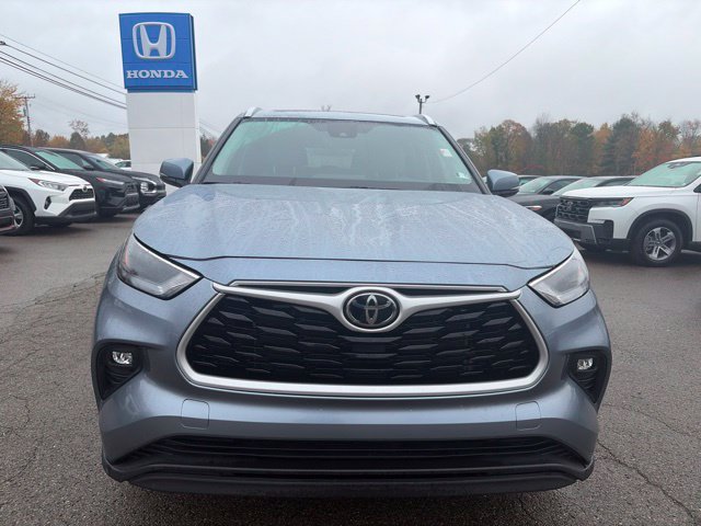 Used 2024 Toyota Highlander XLE AWD/4WD image 9