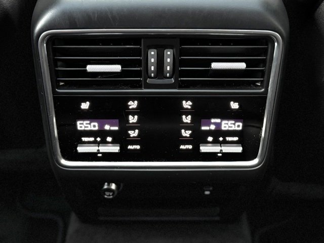 Certified 2022 Porsche Cayenne Coupe image 32