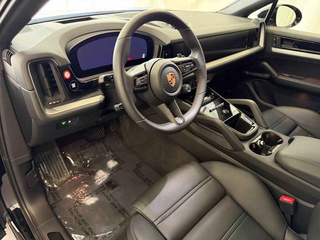 Certified 2026 Porsche Cayenne Coupe AWD/4WD image 4