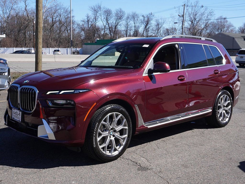 Used 2024 BMW X7 xDrive40i w/ Premium Package image 13