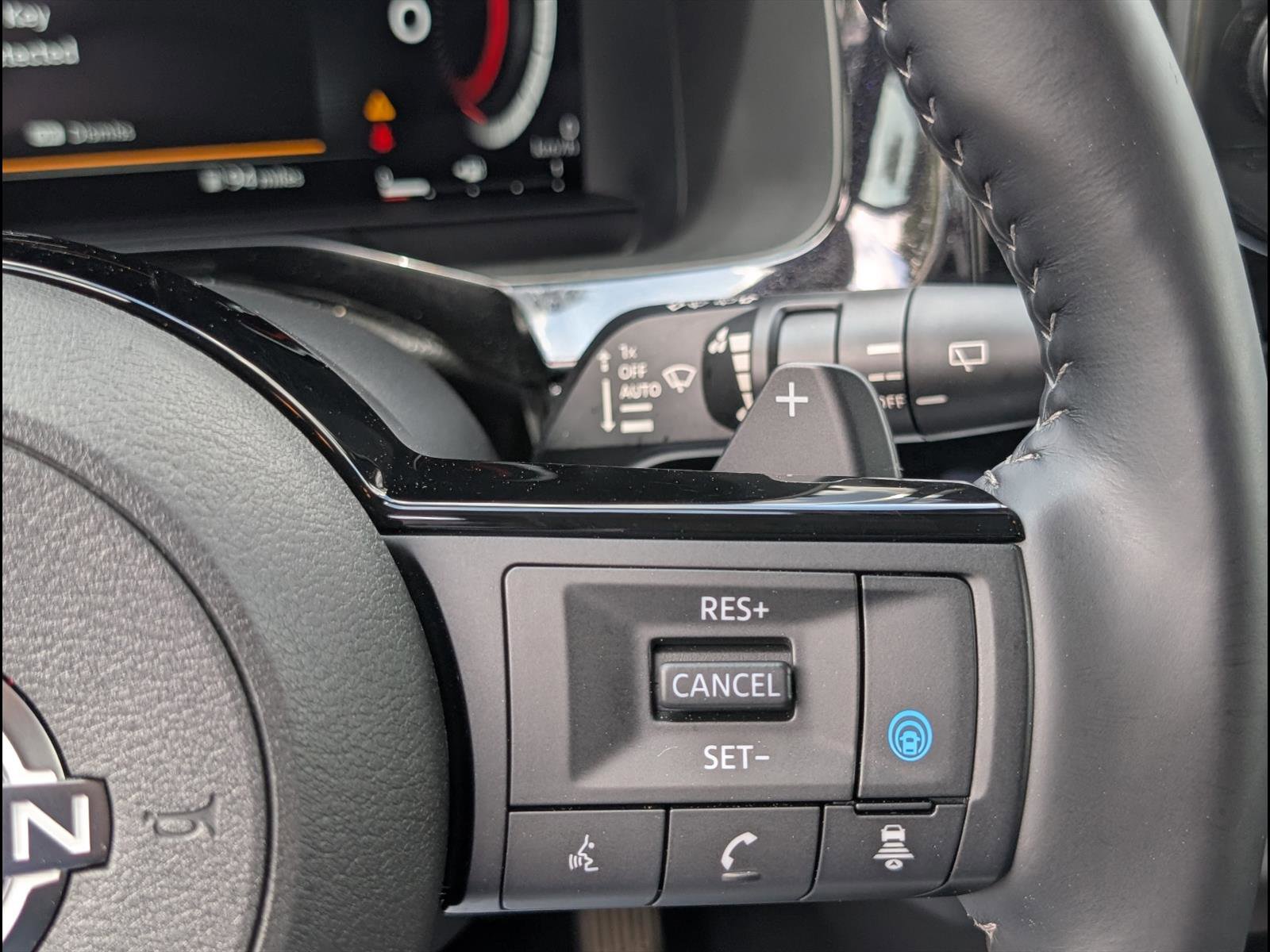 Used 2025 Nissan Pathfinder Platinum w/ Lighting Package (N92) image 17