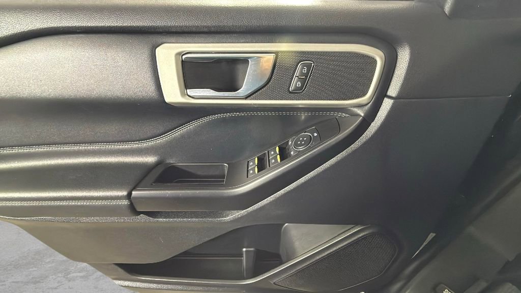 Used 2020 Ford Explorer XLT w/ Equipment Group 202A image 22