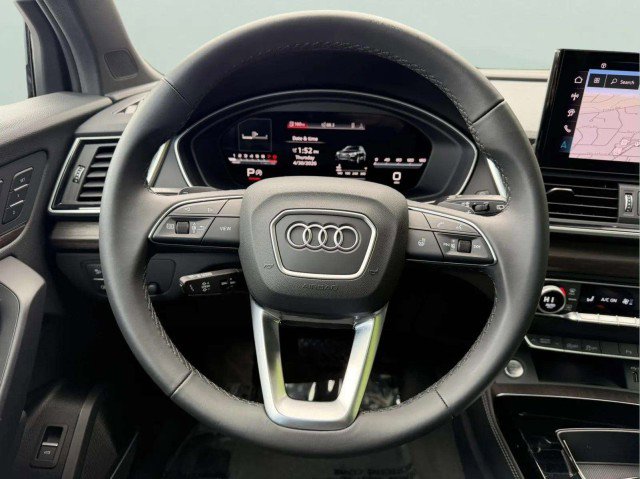 Certified 2025 Audi Q5 2.0T Premium Plus w/ Premium Plus Package AWD/4WD image 11