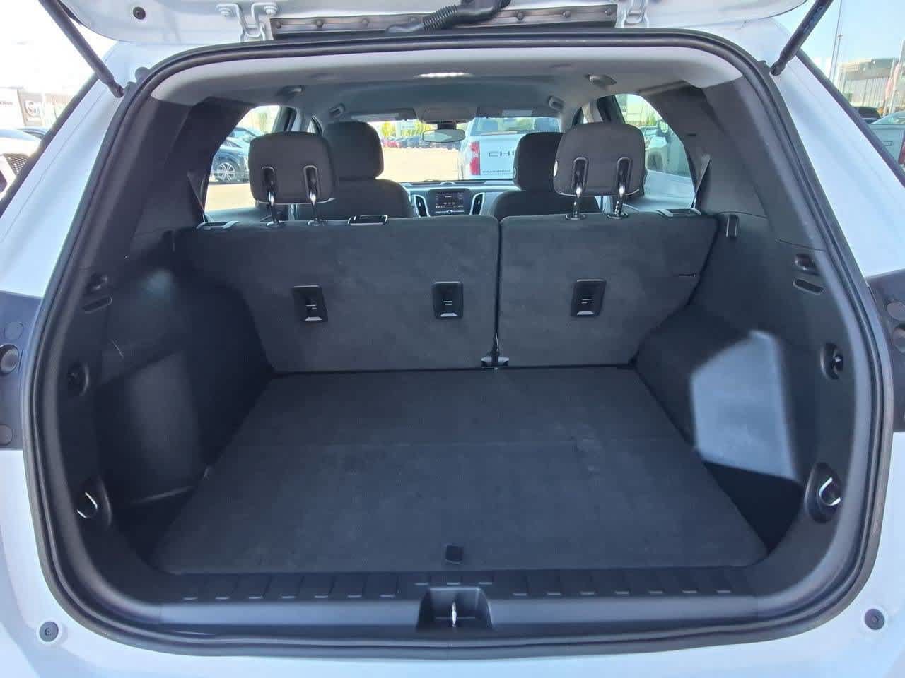 Used 2020 Chevrolet Equinox LS FWD image 32