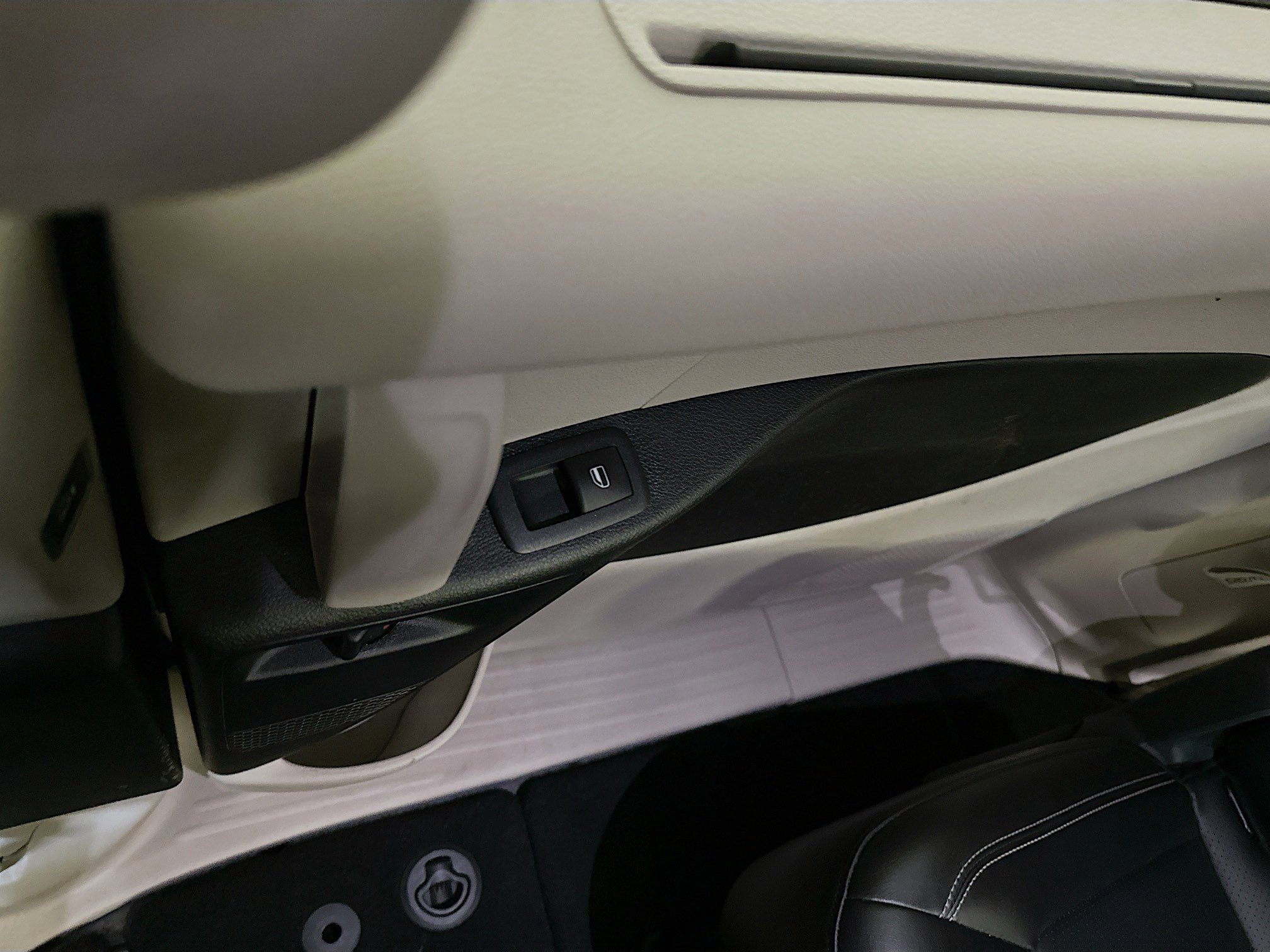 Used 2024 Chrysler Pacifica Touring-L image 32