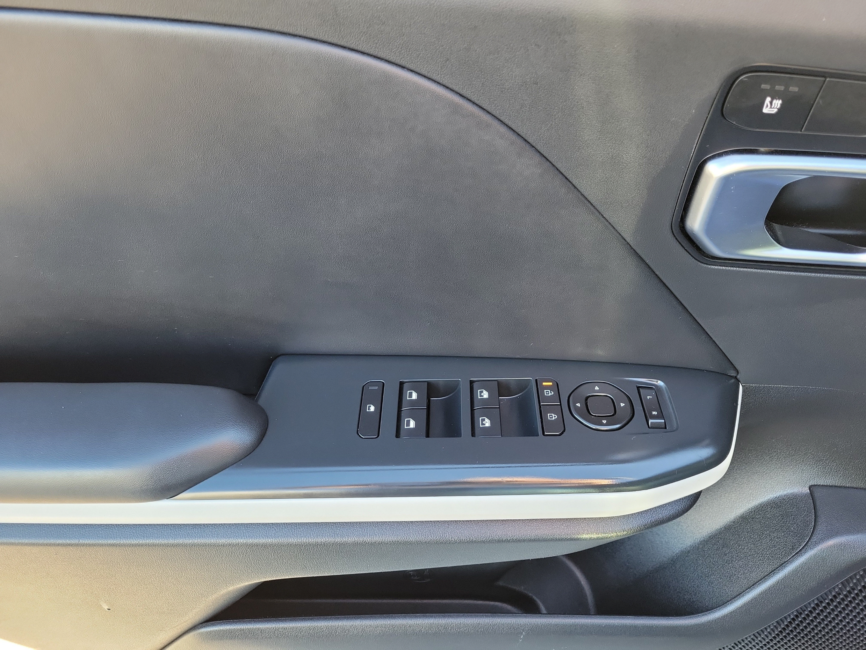 Certified 2025 Kia K4 EX FWD image 13