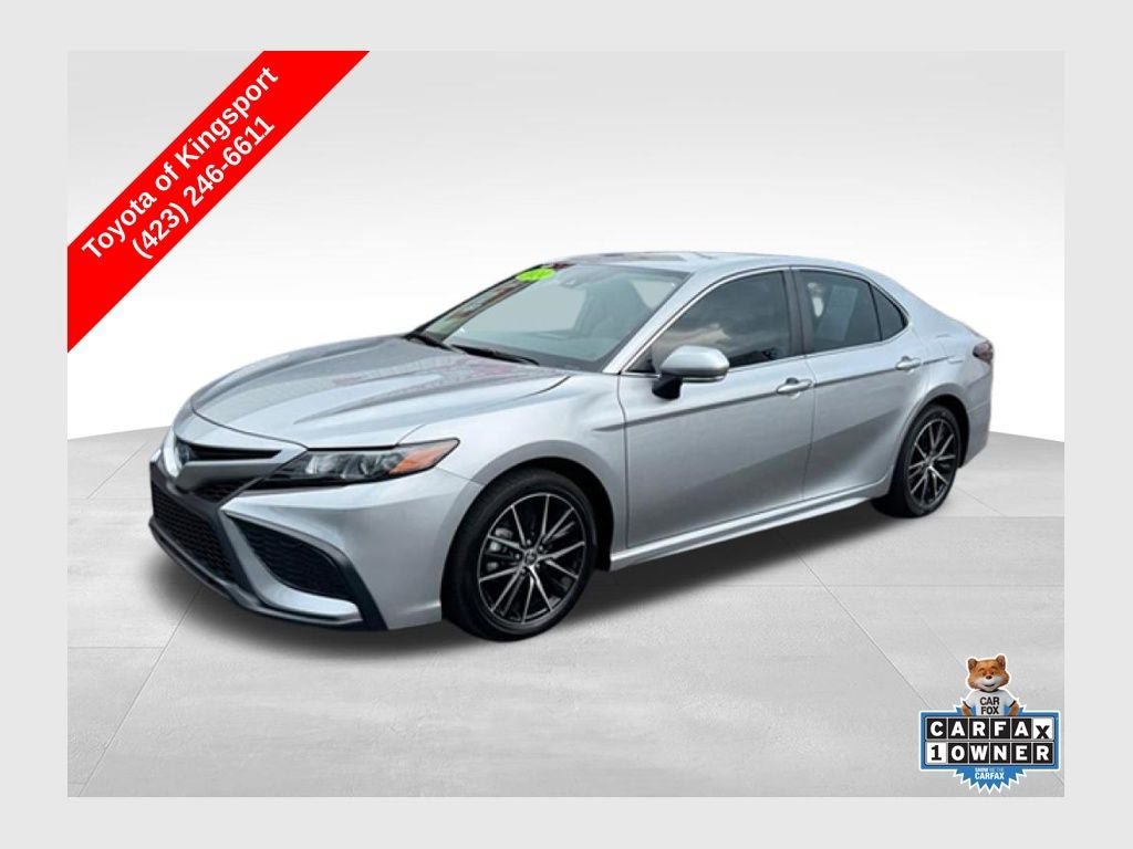 Used 2024 Toyota Camry SE w/ Cold Weather Package FWD image 1