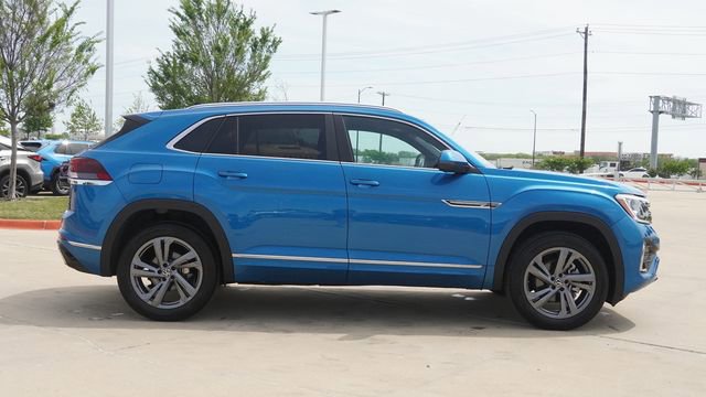 Used 2024 Volkswagen Atlas Cross Sport SEL R-Line image 10