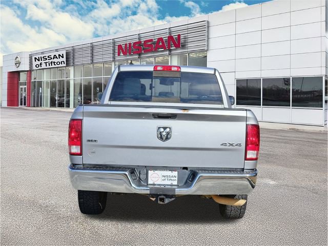 Used 2019 RAM 1500 Classic SLT w/ Luxury Group image 5