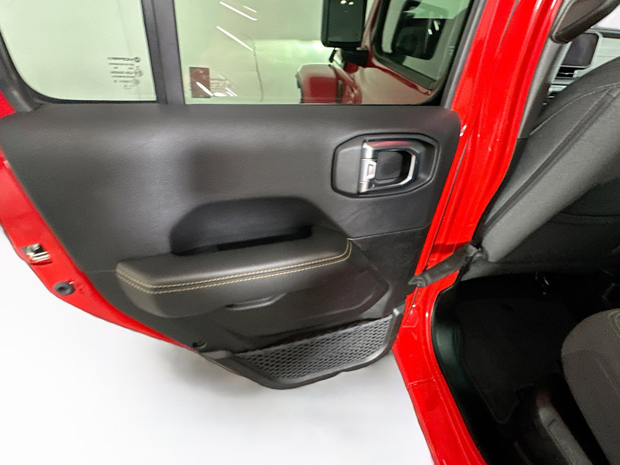 Used 2025 Jeep Wrangler Sahara w/ Safety Group image 25