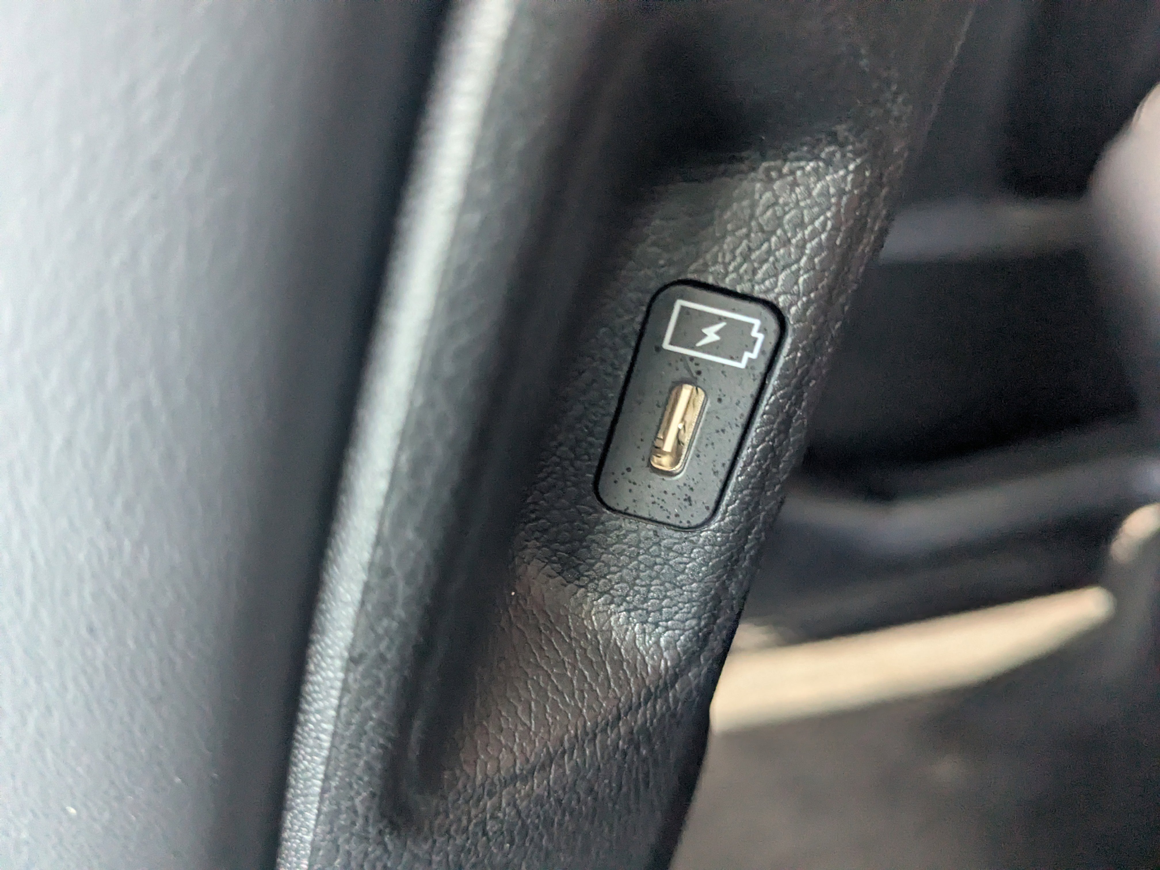 Certified 2024 Kia Sorento S w/ Panoramic Sunroof Package image 17