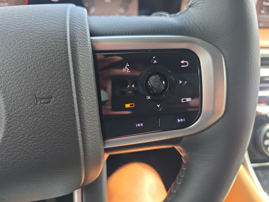 New 2026 Nissan Armada SL w/ Captain's Chari Seat Package AWD/4WD image 12