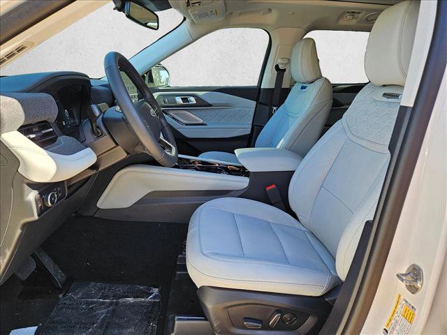 New 2026 Ford Explorer Platinum w/ LUX Leather Package image 4