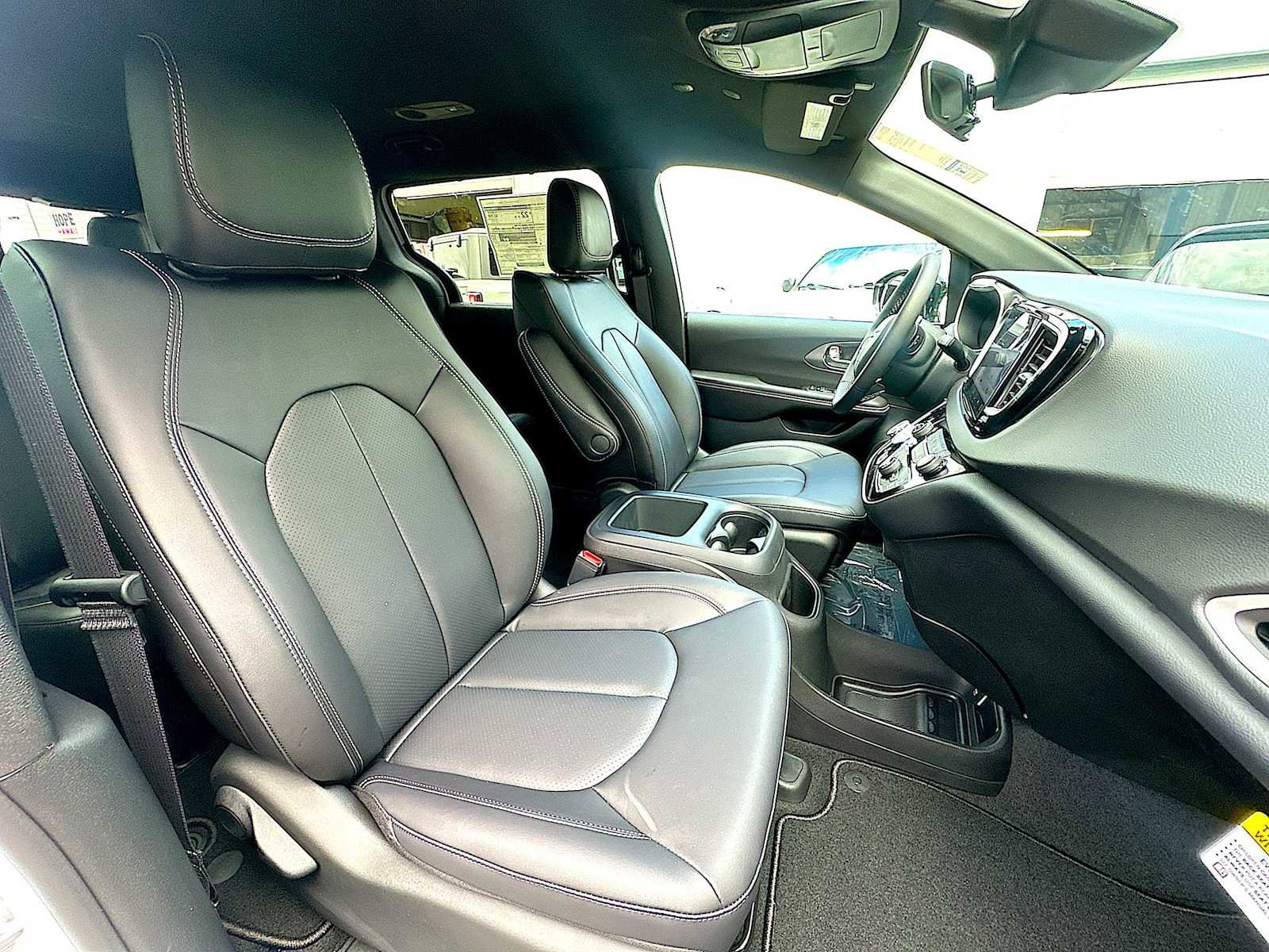 New 2026 Chrysler Voyager LX FWD image 25