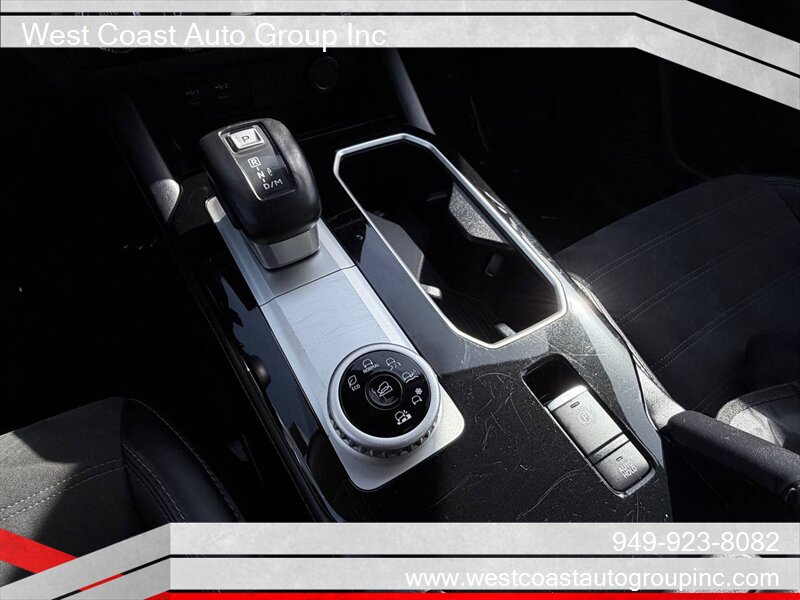 Used 2025 Mitsubishi Outlander SE AWD/4WD image 16