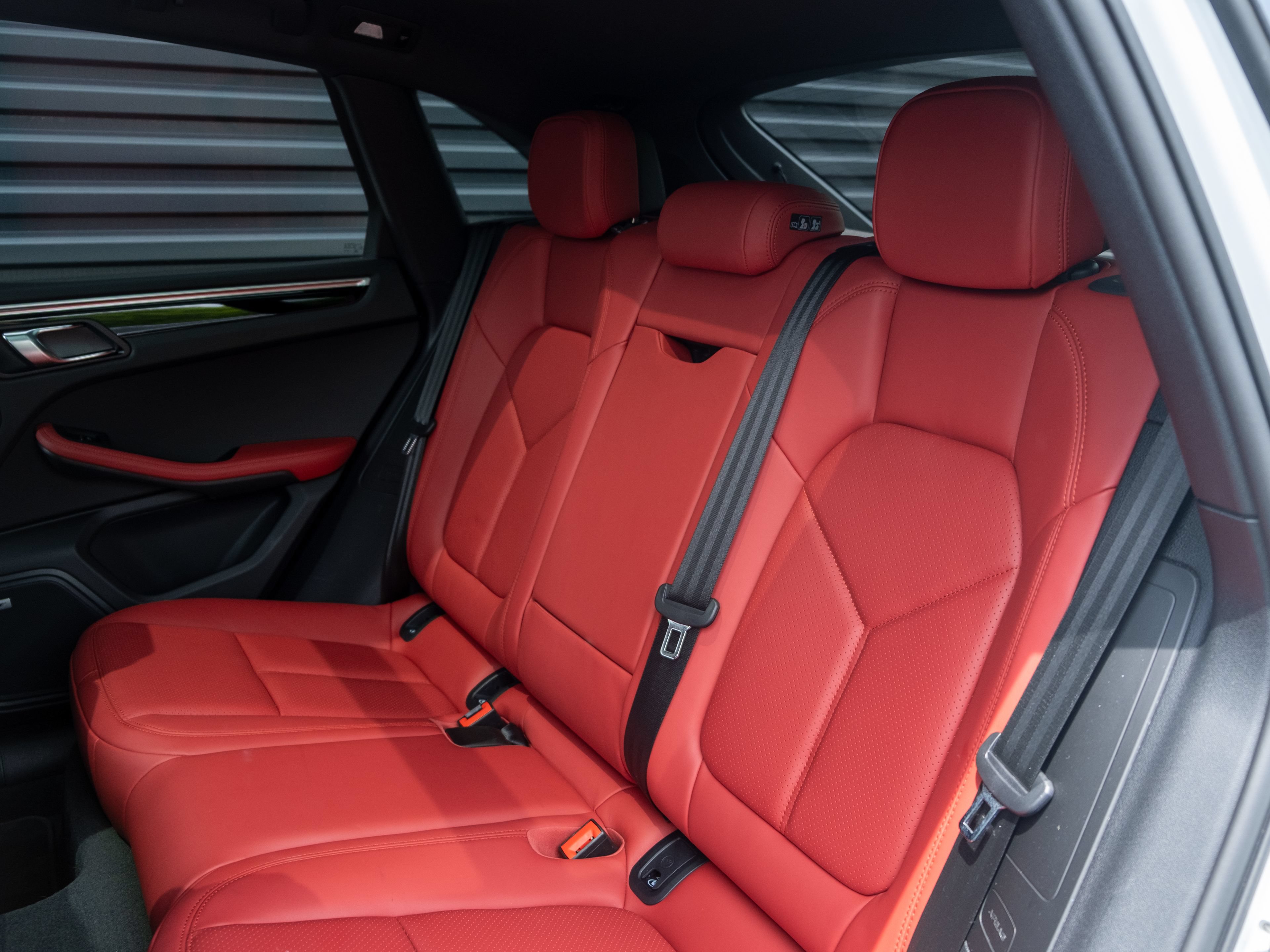 Certified 2021 Porsche Macan S AWD/4WD image 37