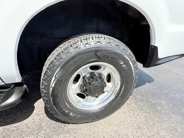 Used 2003 Ford Excursion XLT AWD/4WD image 10