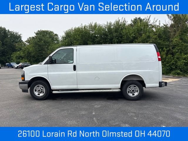 Used 2025 GMC Savana 2500 w/ Driver Convenience Package RWD image 2