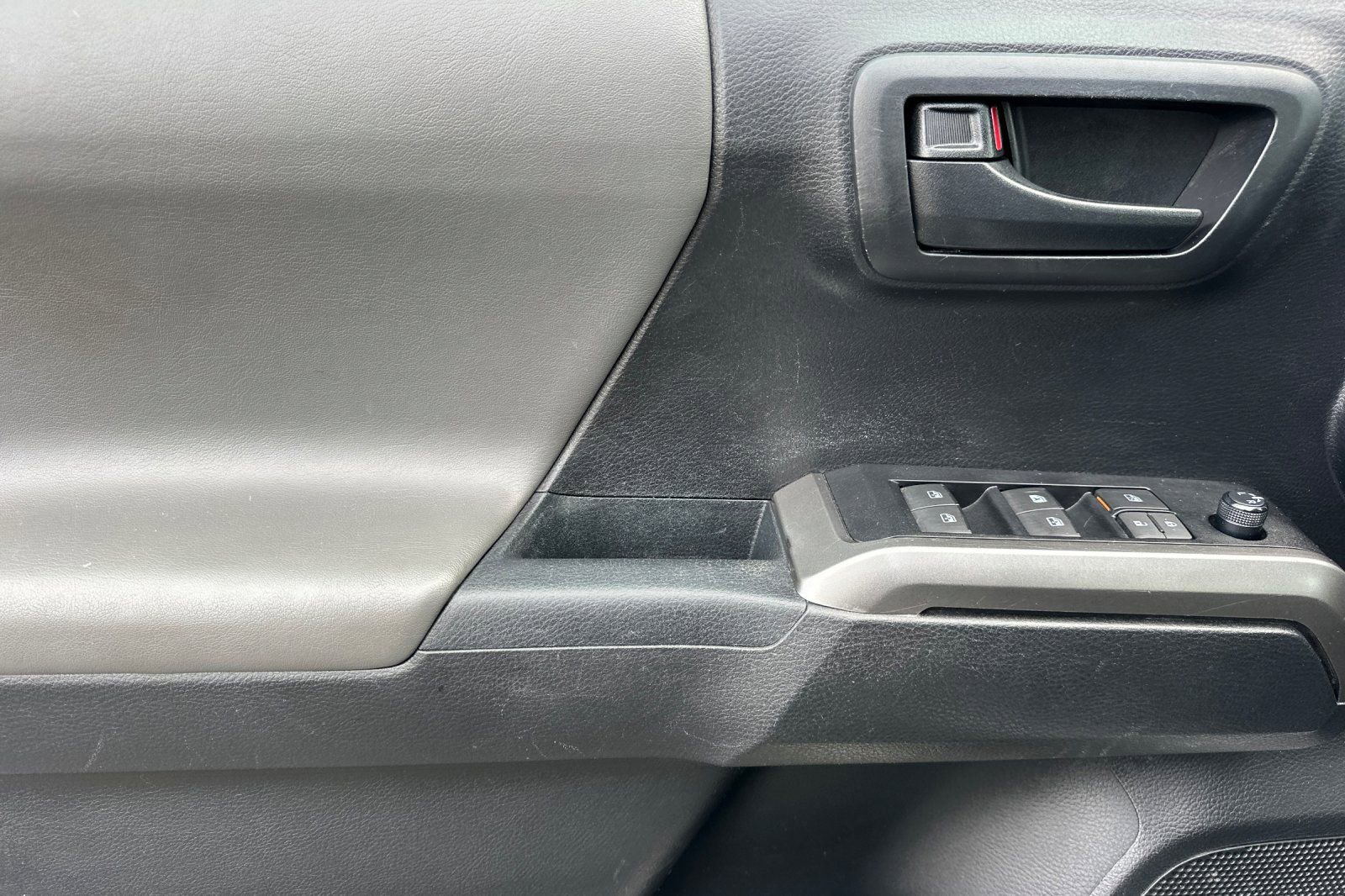 Used 2019 Toyota Tacoma SR5 image 10