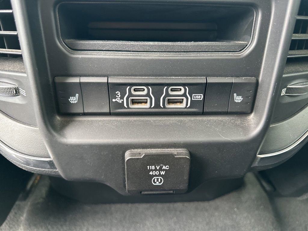 Used 2019 RAM 1500 Laramie AWD/4WD image 14