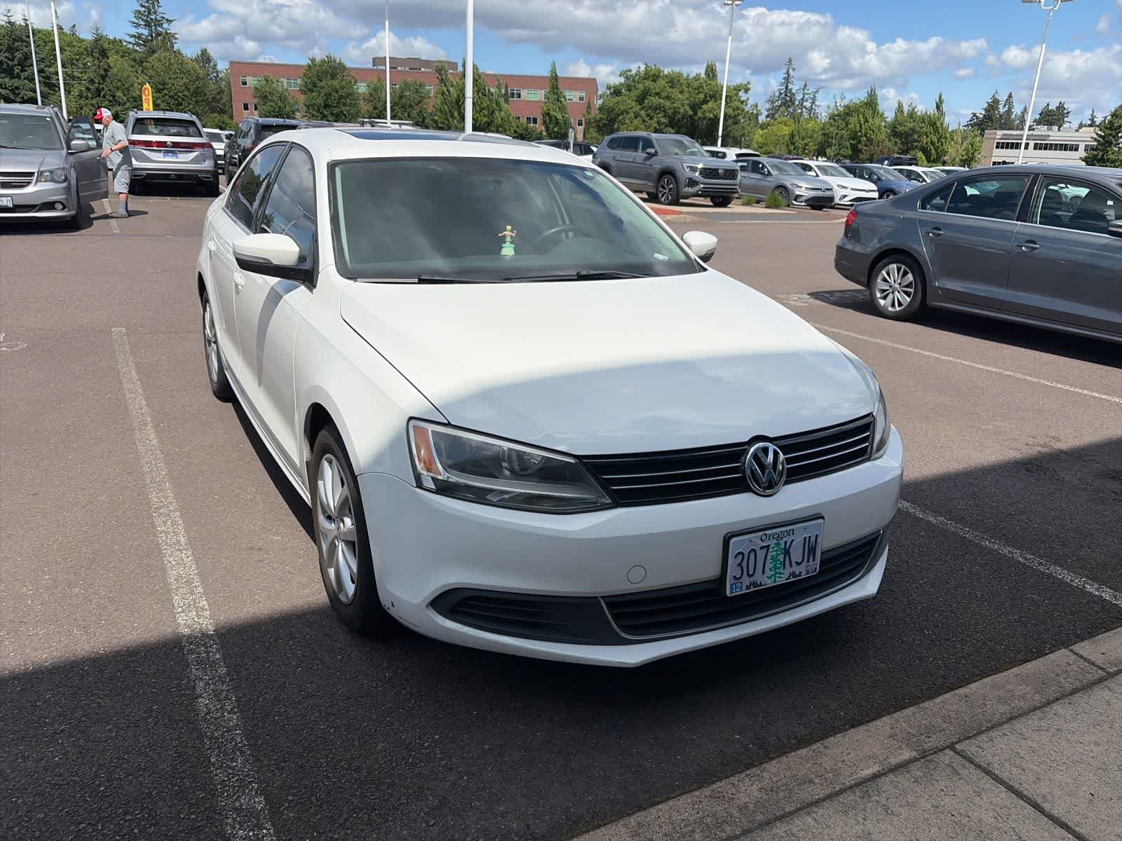 Used 2013 Volkswagen Jetta SE FWD image 3