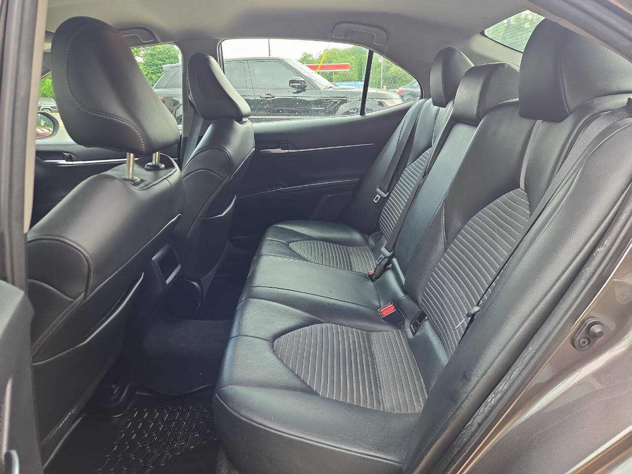 Used 2022 Toyota Camry SE FWD image 15