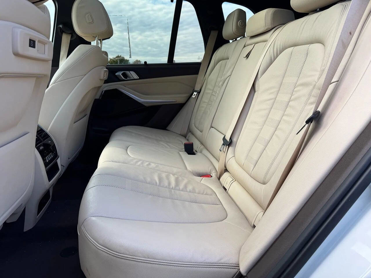 Used 2019 BMW X5 xDrive40i w/ Convenience Package image 14